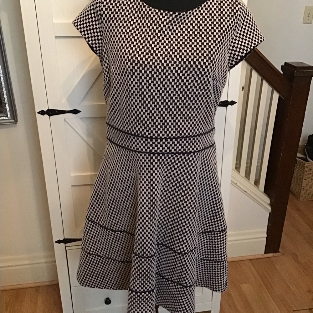 Elegant Vintage Houndstooth Black and White Patterned Midi Dress